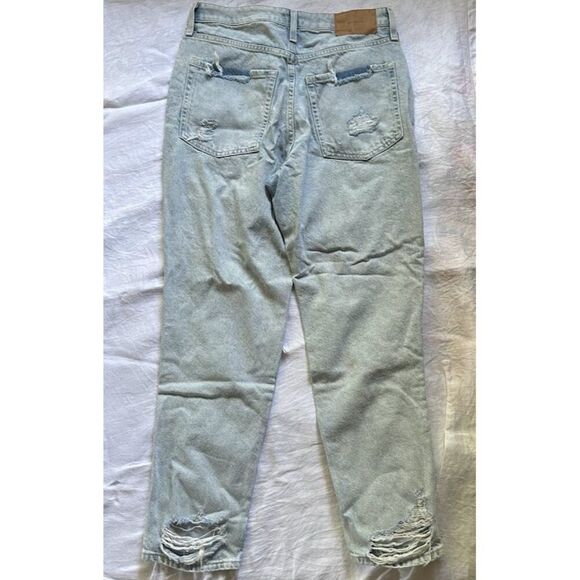 H&M &Denim High Waist Distressed Mom Jeans Light Blue Ripped Knees | Sz 8 Cotton - Picture 7 of 12